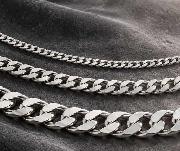 Slim medium and bold sterling silver curb chains compared for Jewelry Towns guide