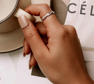 ✨ 14K Gold Plated Twisted Ring.