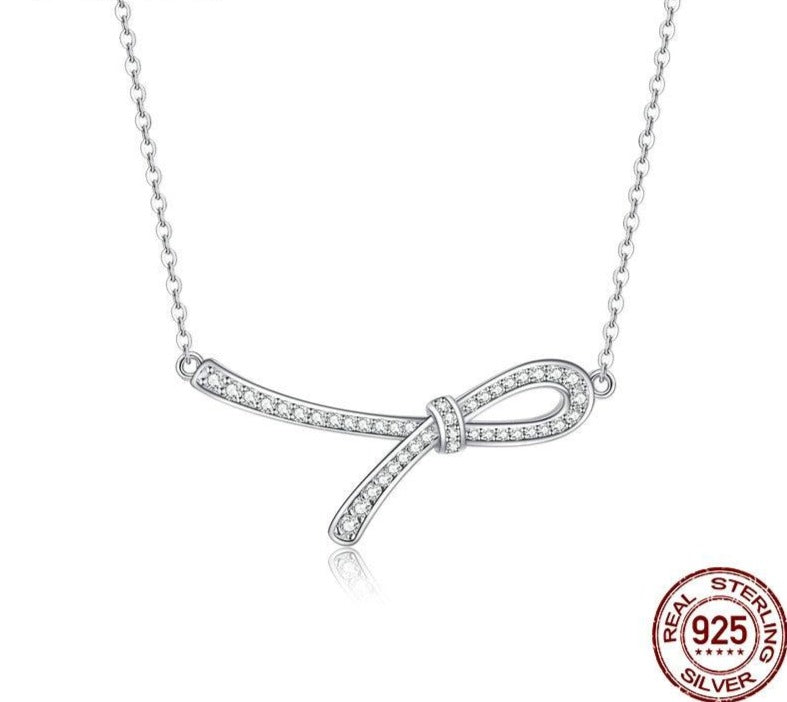 Short Knot Necklace