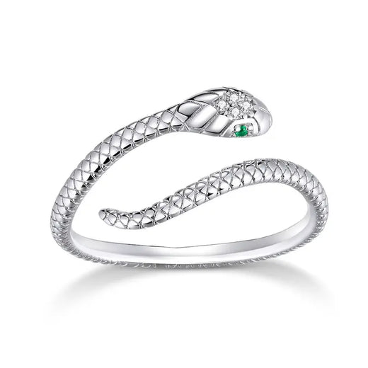 Close-up of the lifelike scales and emerald-green cubic zirconia on the snake ring – Jewelry Towns