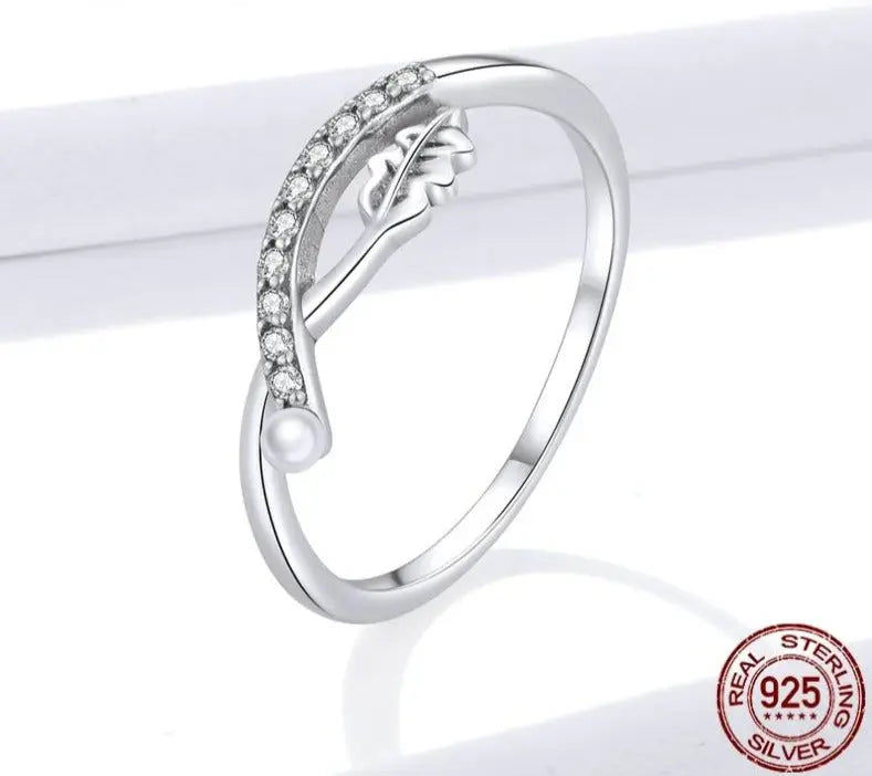 Vintage Style Leaf Ring | Nature-Inspired Elegance with a Timeless Appeal 